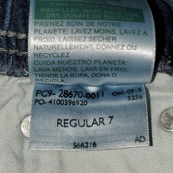 Levi Strauss Pull on Jeans - Picture 2 of 10